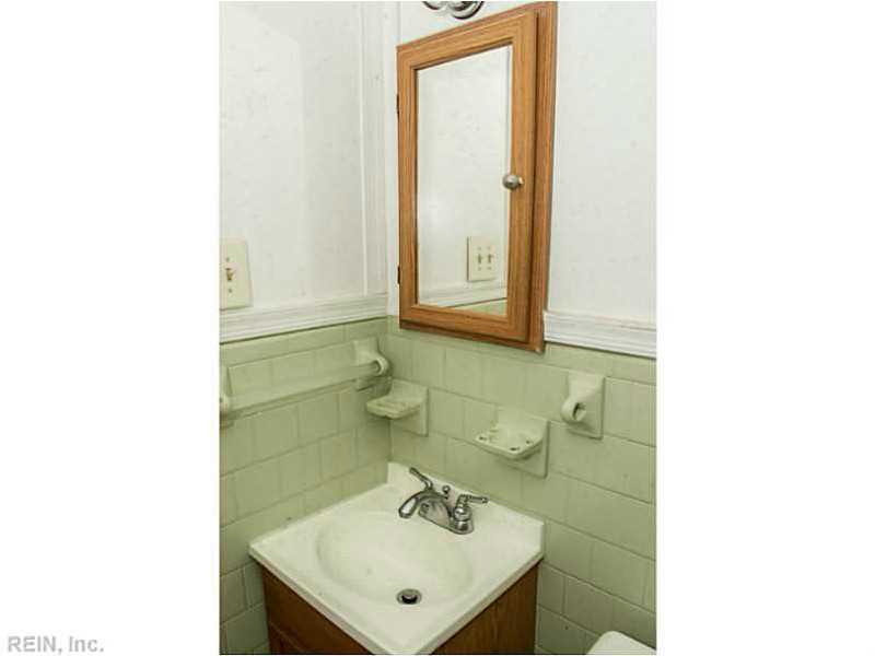 171 Queensbury Ct