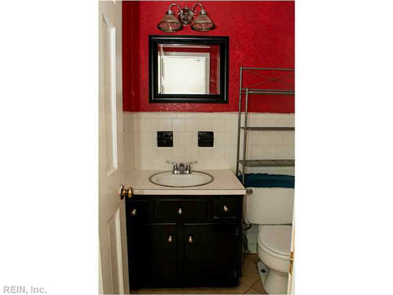 171 Queensbury Ct