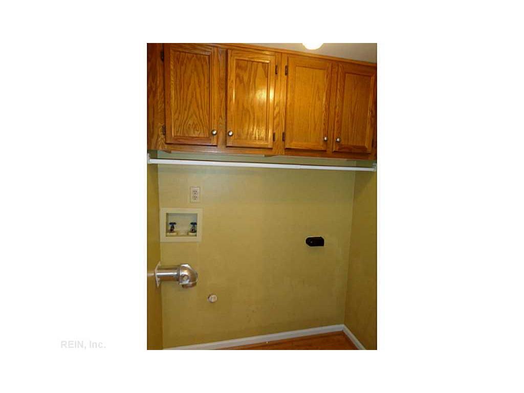 464 Crosland Ct