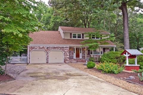 18 E Sandy Point Rd