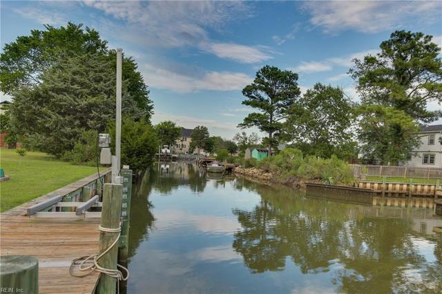 18 E Sandy Point Rd