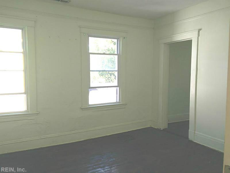 16 Woodland Rd