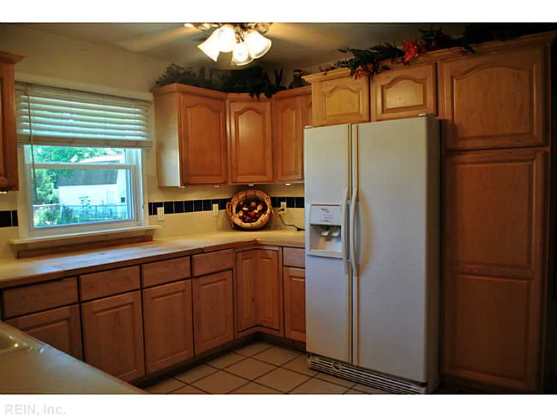 For Sale: 52 Banister Dr Hampton, VA 23666