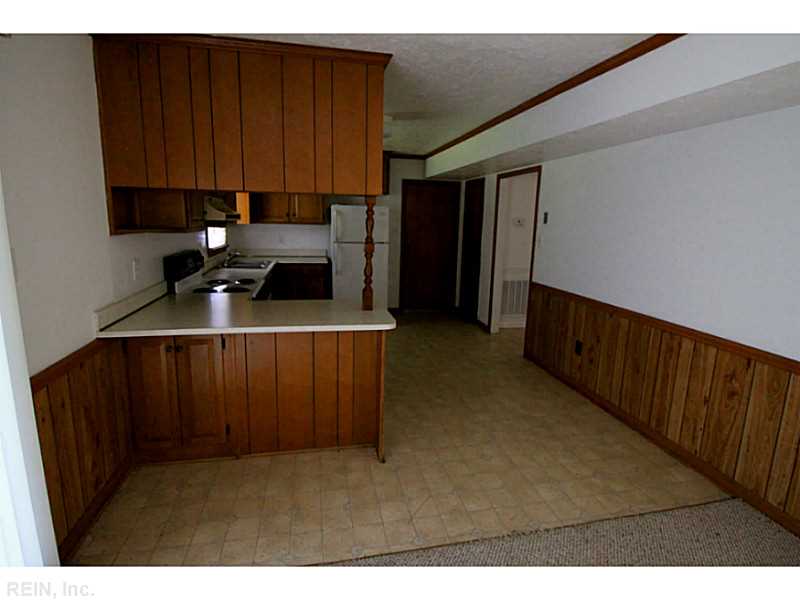 For Sale: 4 Sandy Lake Dr Hampton, VA 23666