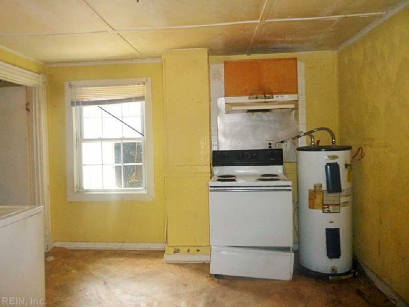 For Sale: 24 Bacon St Hampton, VA 23669