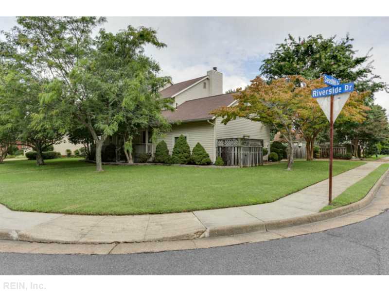 315 Riverside Dr