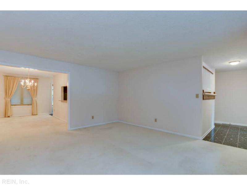 315 Riverside Dr
