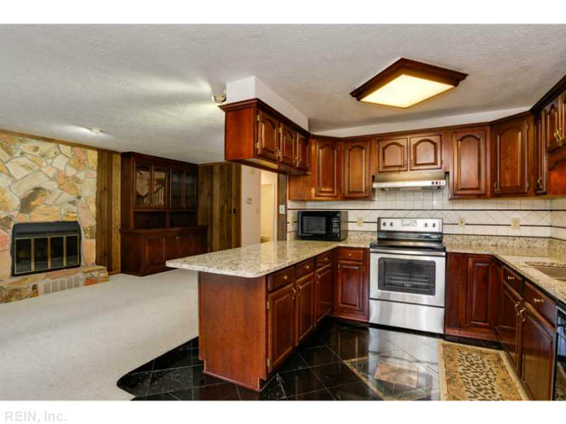 315 Riverside Dr