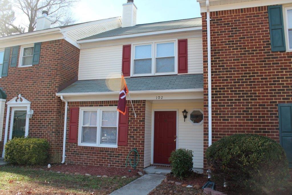 102 Kingsbridge Ln