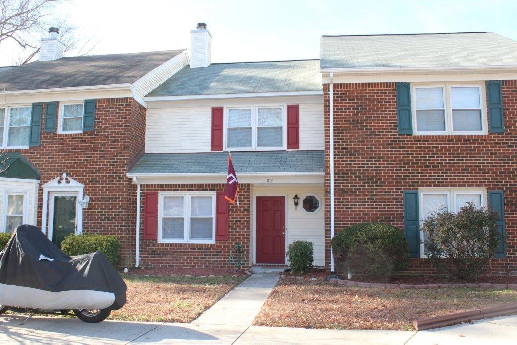 102 Kingsbridge Ln