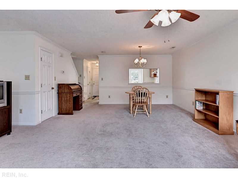 106 Thornrose Dr