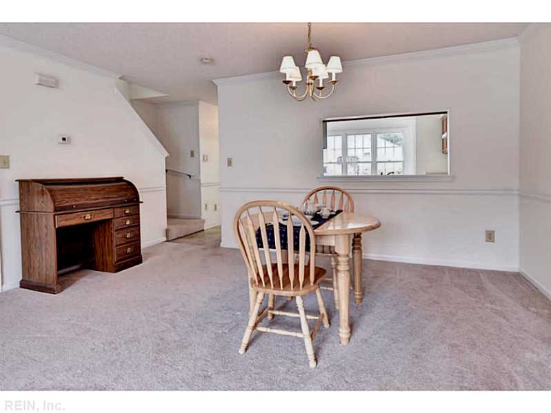 106 Thornrose Dr