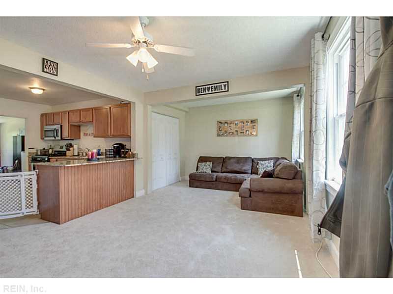 For Sale: 206 N Fairview Cir Portsmouth, VA 23702