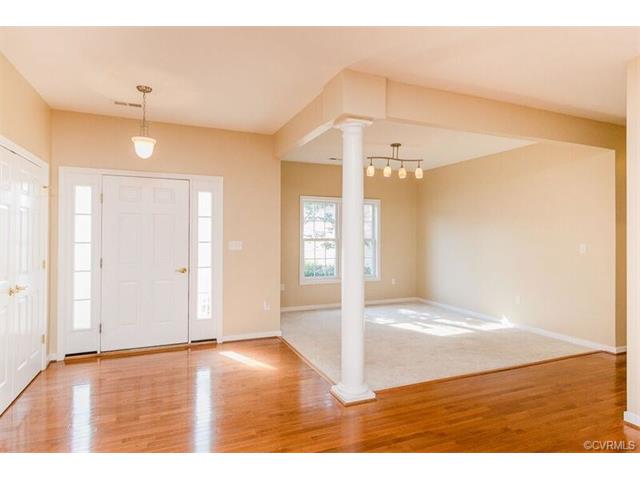 9225 Mission Hills Ln