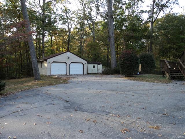 801 Lake Ridge Dr