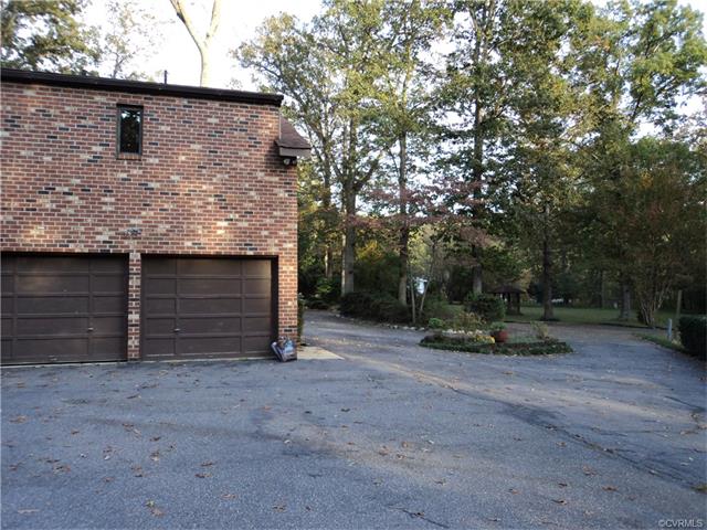 801 Lake Ridge Dr