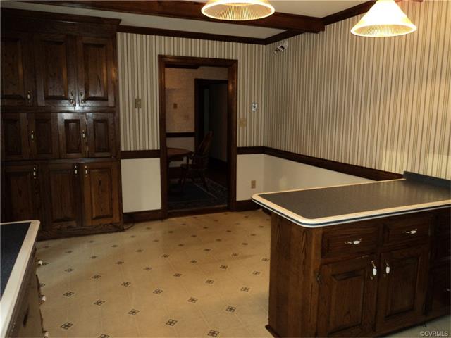 801 Lake Ridge Dr
