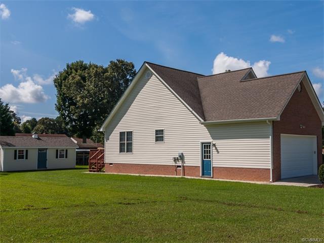 600 Hidden Oaks Pl