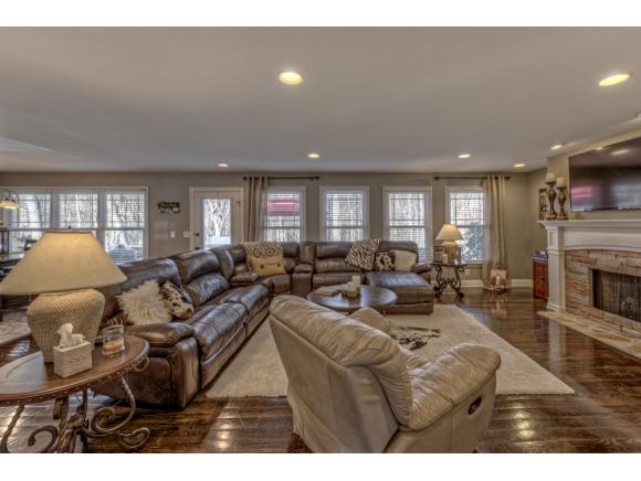 19032 Lexi Dr