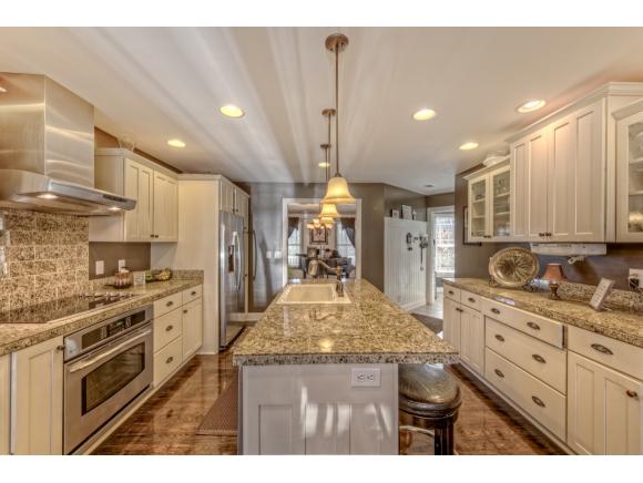 19032 Lexi Dr
