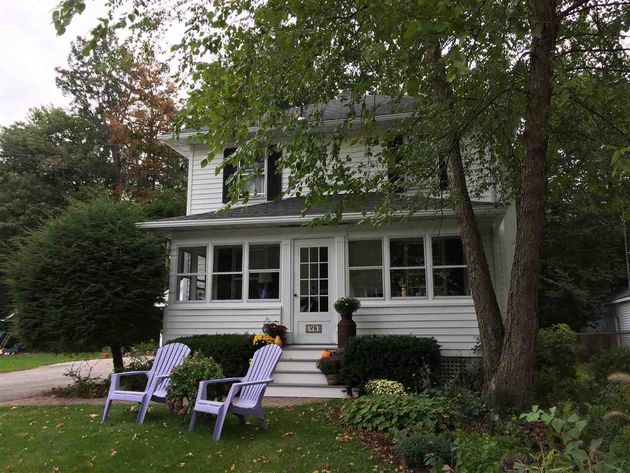 8 Robinson Ave