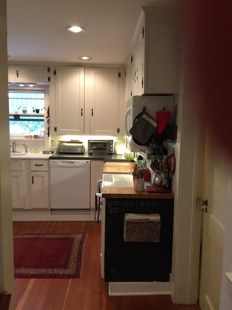 8 Robinson Ave