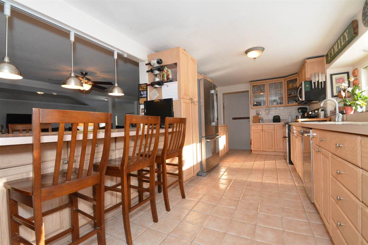 225 Bluebird Dr