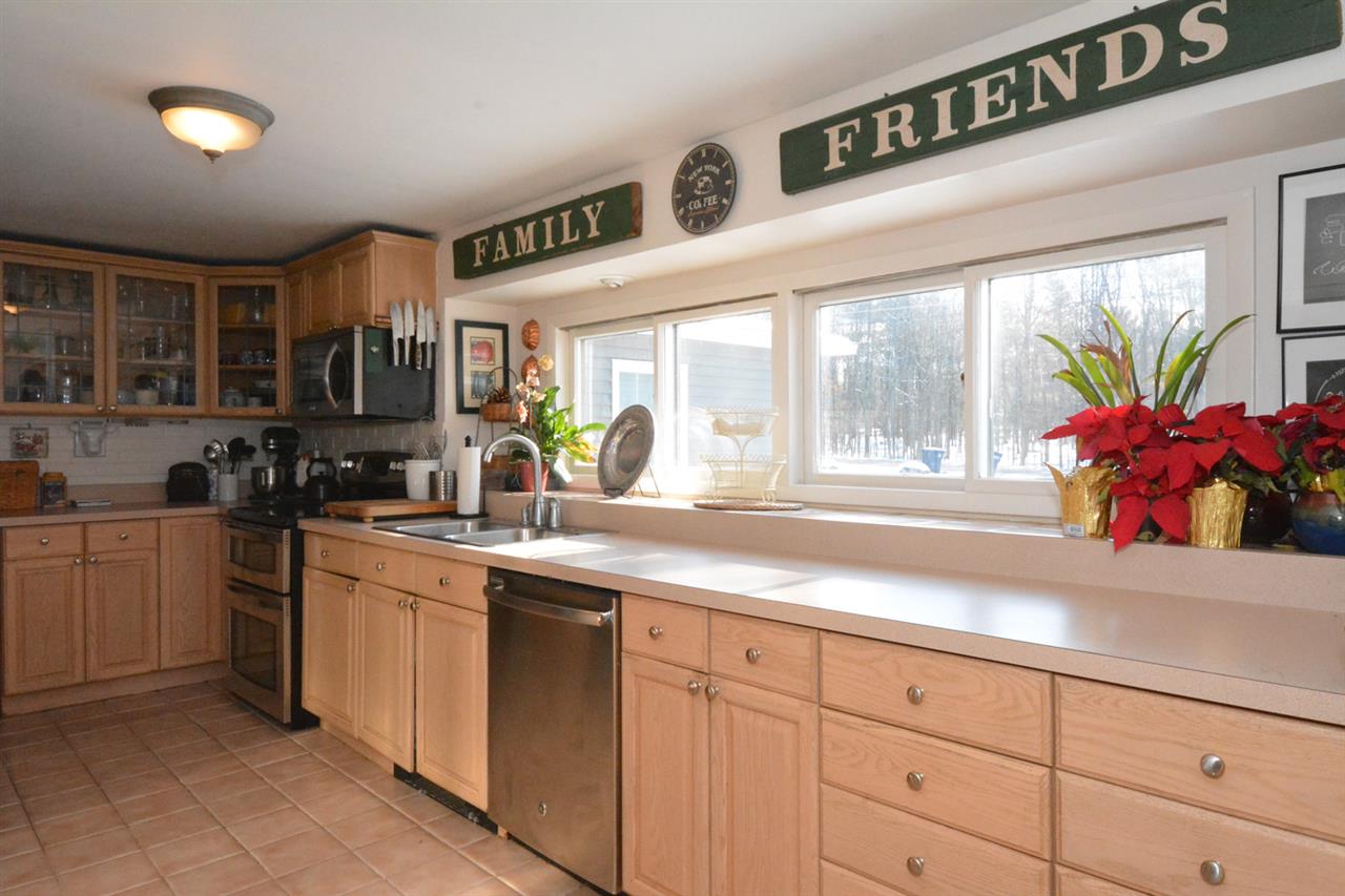 225 Bluebird Dr