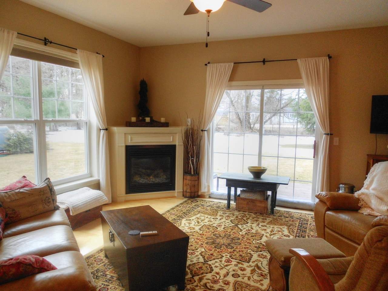 47 River View Dr