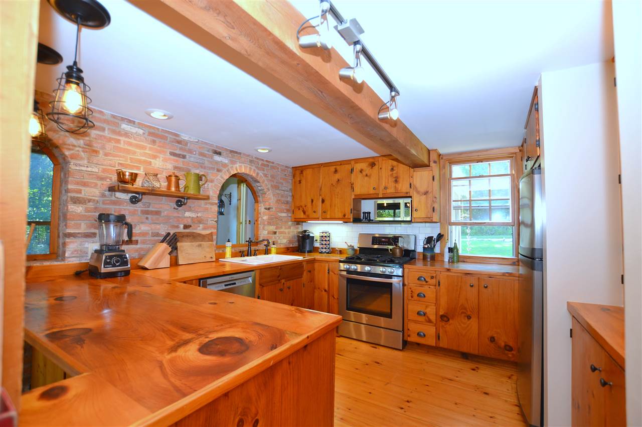 2741 Burr Pond Rd