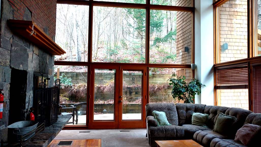 401 Great Roaring Brook Rd