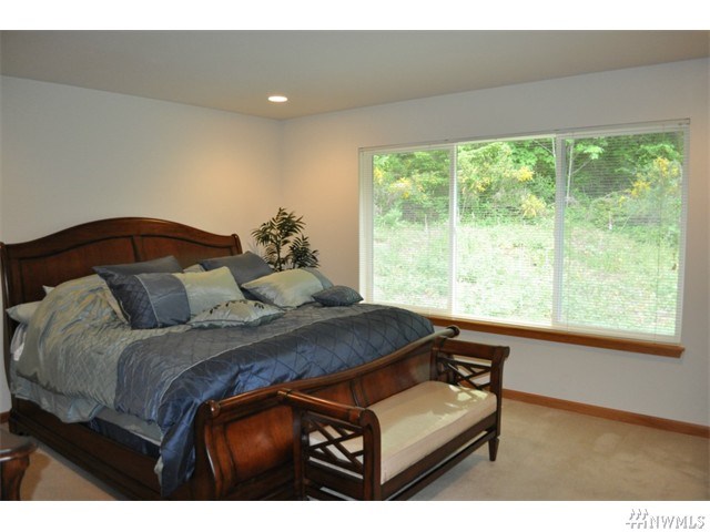 For Sale: 5703 49th St NW Auburn, WA 98001