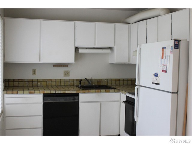 For Sale: 31309 10th Ave S Federal Way, WA 98003