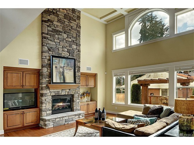 9943 Lake Washington Blvd NE