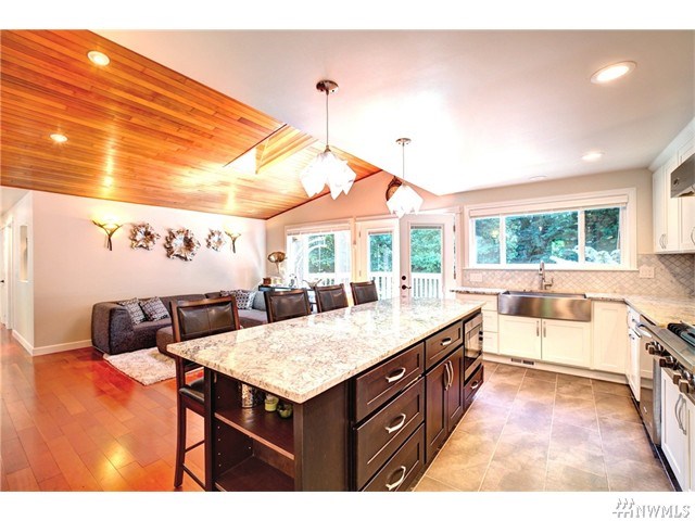 For Sale: 3210 102nd Ave NE Bellevue, WA 98004