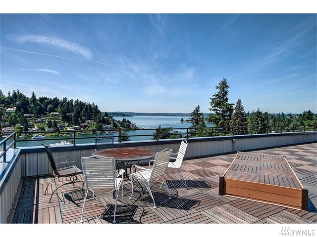 For Sale: 9909 NE 1st St #103 Bellevue, WA 98004