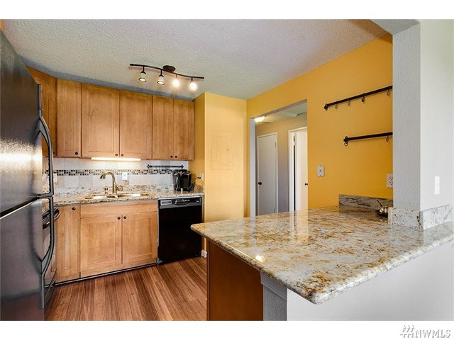 For Sale: 9909 NE 1st St #103 Bellevue, WA 98004