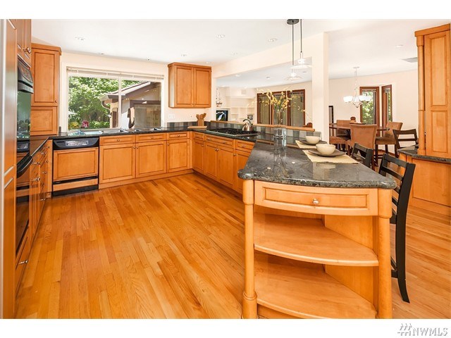 For Sale: 13306 NE 51st Pl Bellevue, WA 98005