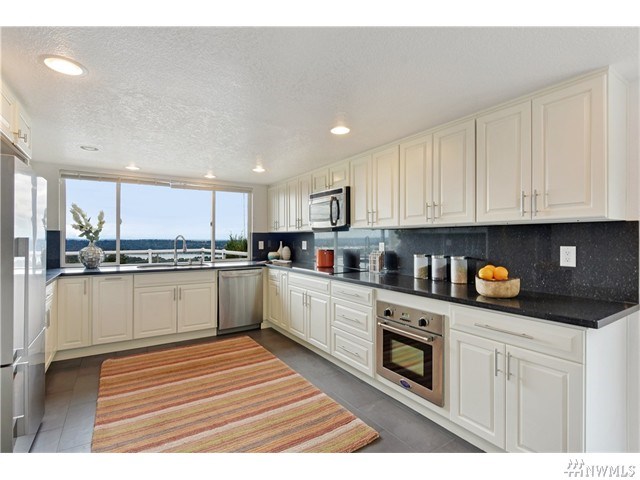 For Sale: 4446 Somerset Blvd SE Bellevue, WA 98006
