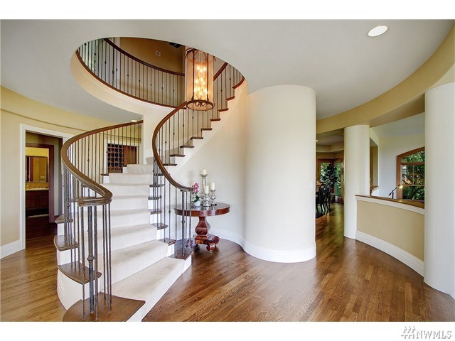 For Sale: 17233 SE 57th Pl Bellevue, WA 98006