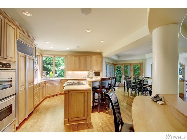 For Sale: 17233 SE 57th Pl Bellevue, WA 98006