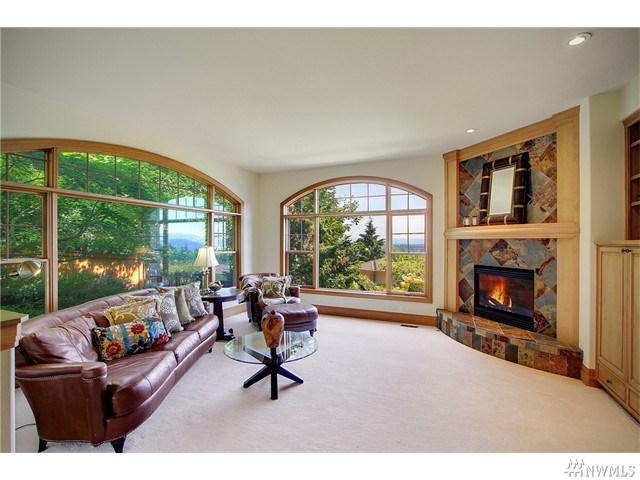 For Sale: 17233 SE 57th Pl Bellevue, WA 98006