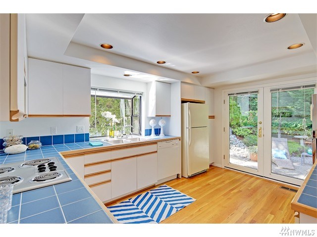 For Sale: 16182 SE 33rd Cir Bellevue, WA 98008