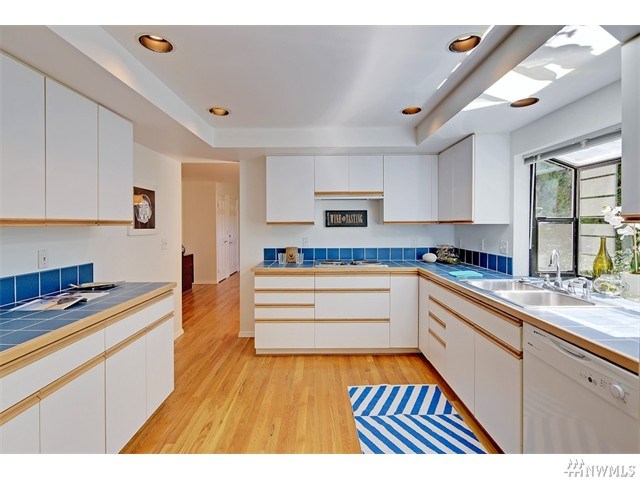 For Sale: 16182 SE 33rd Cir Bellevue, WA 98008