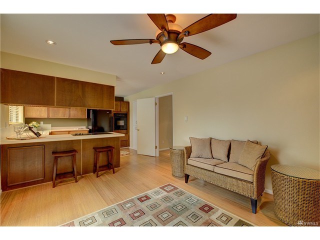 17050 Northup Way #33