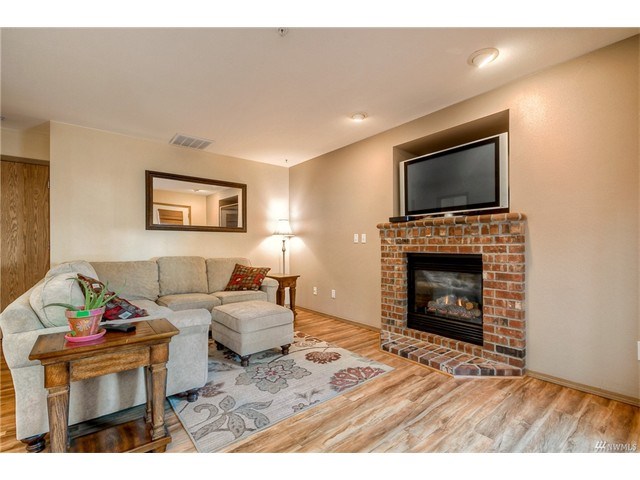 24180 Buena Vista Dr