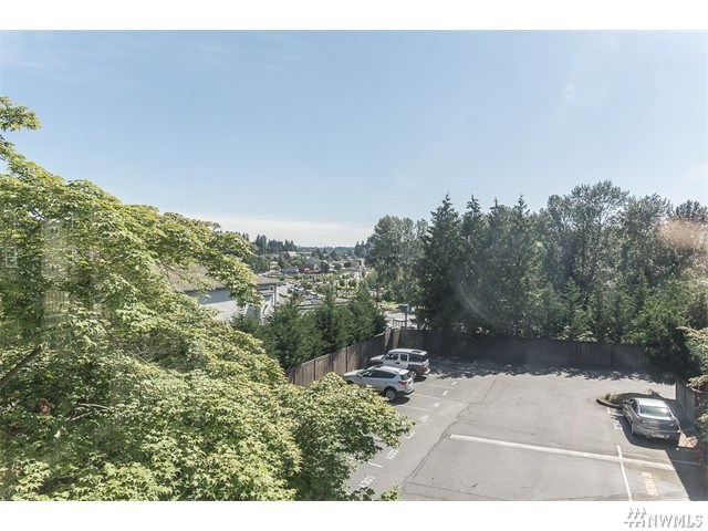 For Sale: 9517 NE 180th St #B202 Bothell, WA 98011