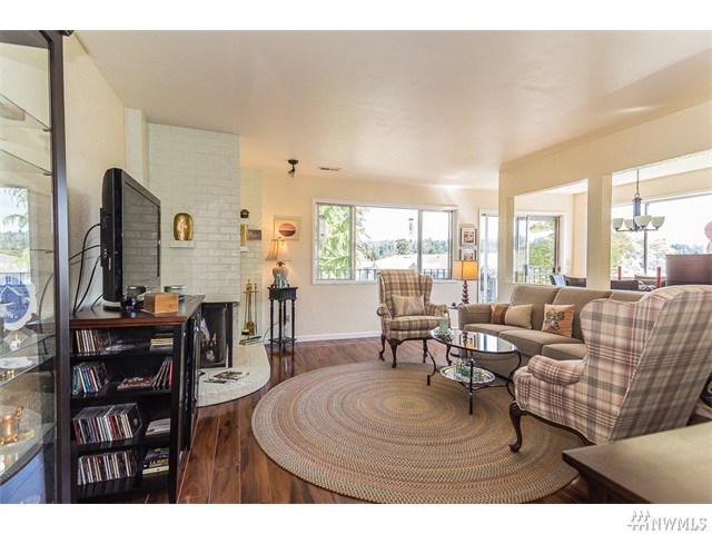 For Sale: 9517 NE 180th St #B202 Bothell, WA 98011