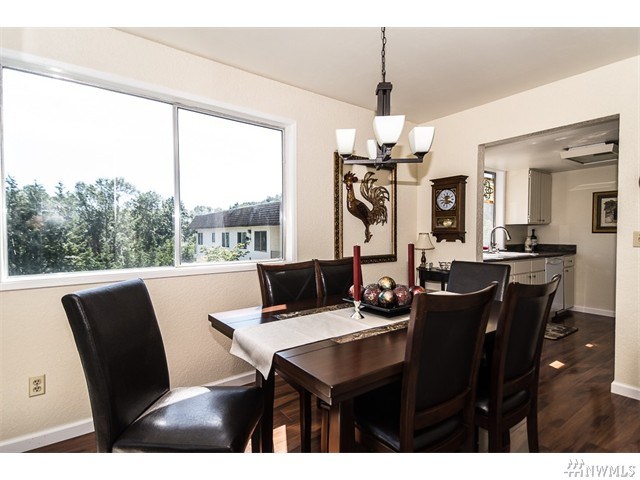 For Sale: 9517 NE 180th St #B202 Bothell, WA 98011