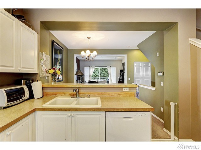 For Sale: 16382 NE 118th Ct #16382 Bothell, WA 98011